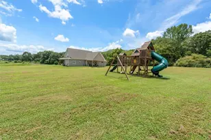 1303 Sandhill Hickory Level Rd, Carrollton, GA 30116 - Photo 38