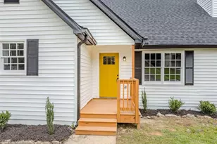 1992 Red Rose Ln, Loganville, GA 30052 - Photo 2