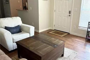 554 Picketts Bend Cir, Marietta, GA 30008 - Photo 2