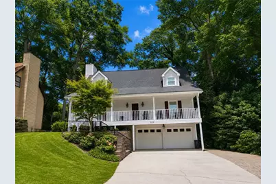 823 Ridge Avenue, Stone Mountain, GA 30083 - Photo 2