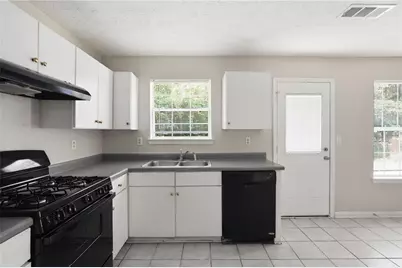 5816 Wellborn Creek Drive, Lithonia, GA 30058 - Photo 14
