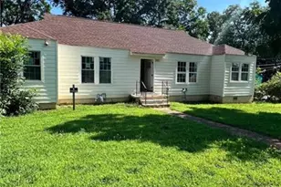 1241 Lyle Ave, East Point, GA 30344 - Photo 2