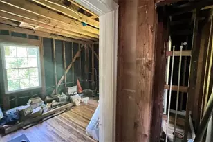 1241 Lyle Ave, East Point, GA 30344 - Photo 14