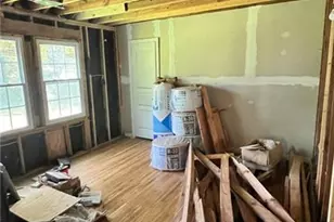 1241 Lyle Ave, East Point, GA 30344 - Photo 10