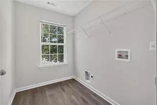 9426 Lakeview Rd, Union City, GA 30291 - Photo 26