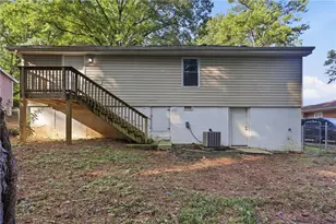 1393 Northwest Dr NW, Atlanta, GA 30318 - Photo 24