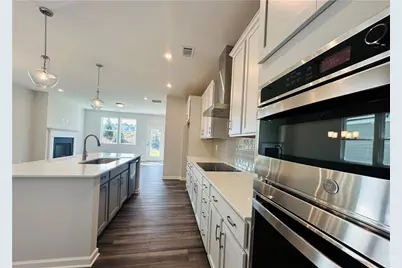 4446 Buttonwood Lane, Lilburn, GA 30047 - Photo 10