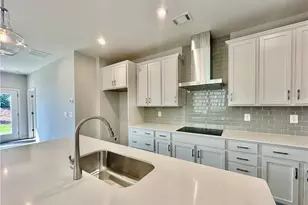 4446 Buttonwood Ln, Lilburn, GA 30047 - Photo 6