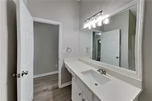 2070 Charleston Oak Cir, Lawrenceville, GA 30043 - Photo 18