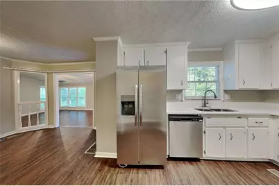 2709 Hawk Drive NE, Marietta, GA 30066 - Photo 4