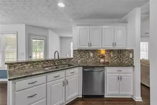 7020 Greenridge Dr, Loganville, GA 30052 - Photo 14