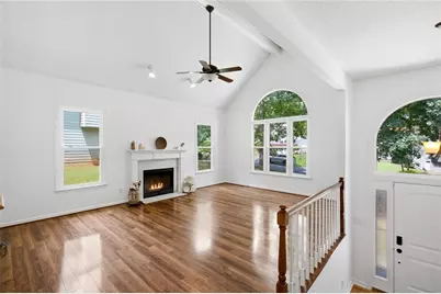 2516 Lorne Court SW, Marietta, GA 30064 - Photo 4
