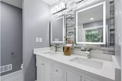 2516 Lorne Court SW, Marietta, GA 30064 - Photo 10
