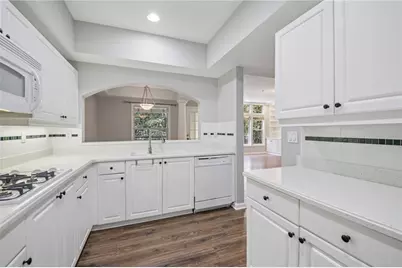 3636 Habersham Road NW #2207, Atlanta, GA 30305 - Photo 10