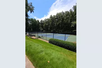 904 Garden Court, Sandy Springs, GA 30328 - Photo 16