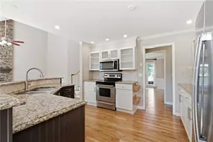 543 Chapman Ln, Marietta, GA 30066 - Photo 2