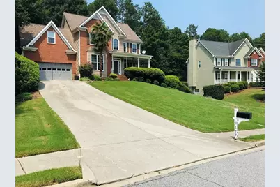 622 Shady Willow Lane, Loganville, GA 30052 - Photo 2