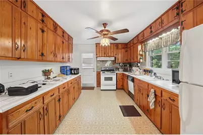 294 Elden Drive, Sandy Springs, GA 30342 - Photo 6
