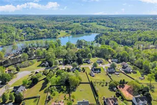 678 Bailey Dr, Jefferson, GA 30549 - Photo 4