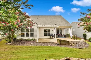 6652 Fawn Meadow Ln, Hoschton, GA 30548 - Photo 4