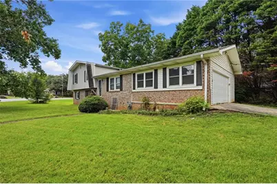 305 Mercer Drive, Jonesboro, GA 30236 - Photo 2