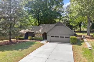 20 Sweetwood Ct, Roswell, GA 30076 - Photo 2