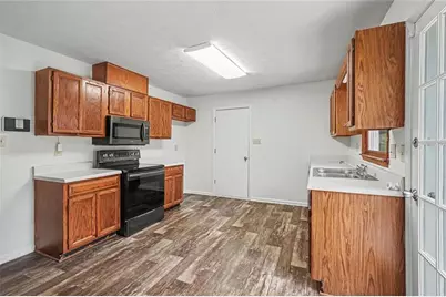 220 Summer Pond Trail, Lawrenceville, GA 30046 - Photo 2