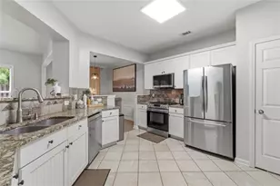4922 Berkeley Oak Cir, Peachtree Corners, GA 30092 - Photo 12