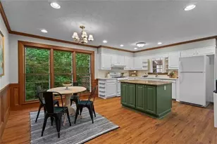 1052 Evelyn Ln SW, Lilburn, GA 30047 - Photo 4