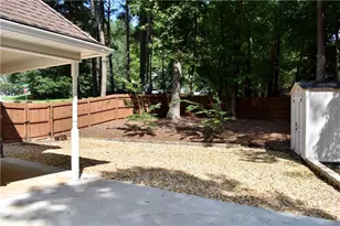 602 Penhollaway Ct, Loganville, GA 30052 - Photo 10