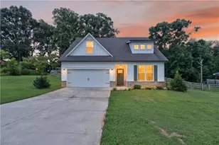 1924 Lou Gurley Rd, Bowersville, GA 30516 - Photo 1