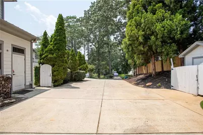 2019 Cambridge Avenue, College Park, GA 30337 - Photo 54