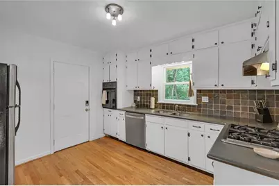 1095 Latham Road, Decatur, GA 30033 - Photo 16