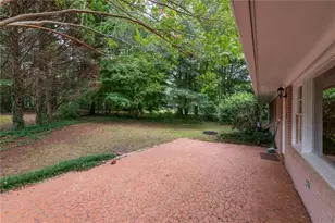 211 Bennett Cir, Carrollton, GA 30117 - Photo 22