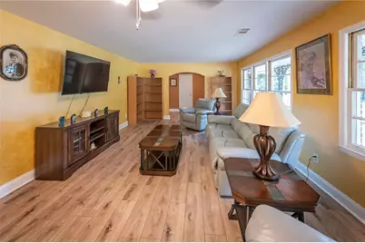 211 Bennett Circle, Carrollton, GA 30117 - Photo 4