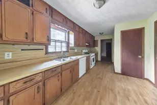 921 Curry Cir SE, Conyers, GA 30094 - Photo 8