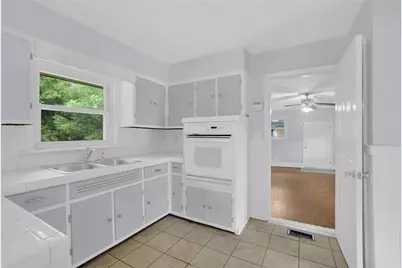 1563 Rockbridge Road, Stone Mountain, GA 30087 - Photo 6