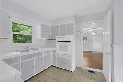 1563 Rockbridge Road, Stone Mountain, GA 30087 - Photo 6