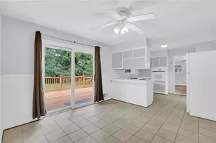 1563 Rockbridge Rd, Stone Mountain, GA 30087 - Photo 4