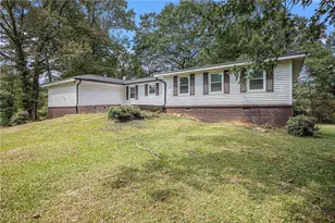 3660 Eagle Woods Cir, Lithonia, GA 30038 - Photo 2
