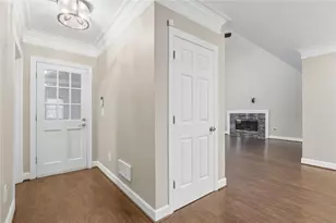 181 W Lake Dr, Roswell, GA 30075 - Photo 20