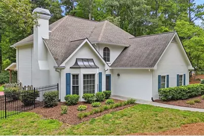 181 W Lake Drive, Roswell, GA 30075 - Photo 2