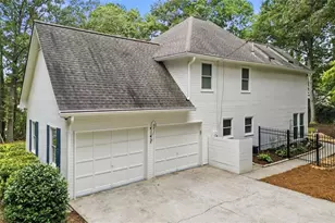 181 W Lake Dr, Roswell, GA 30075 - Photo 44