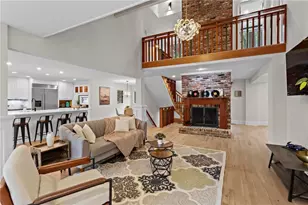 1890 Spalding Dr, Sandy Springs, GA 30350 - Photo 10