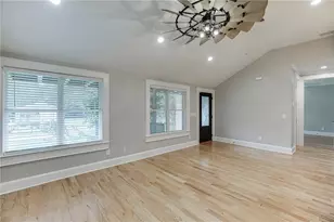 75 Cherry St, Lawrenceville, GA 30046 - Photo 10