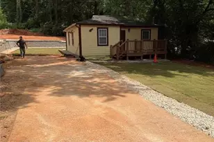 637 Parkdale Dr, Scottdale, GA 30079 - Photo 2
