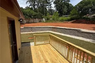 637 Parkdale Dr, Scottdale, GA 30079 - Photo 14