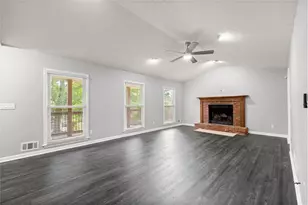 310 Timber Laurel Ln, Lawrenceville, GA 30043 - Photo 10