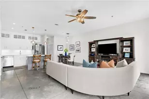 560 Dutch Valley Rd NE, Atlanta, GA 30324 - Photo 6