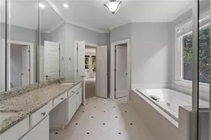 925 York Cove, Alpharetta, GA 30004 - Photo 28
